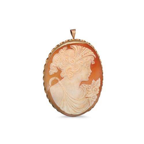 124 - A CAMEO BROOCH, set in 9ct gold