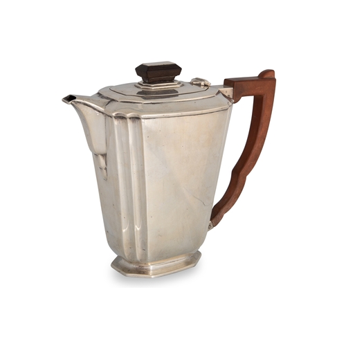 443 - A SILVER COFFEE POT, Birmingham 1948, ca. 530 g.