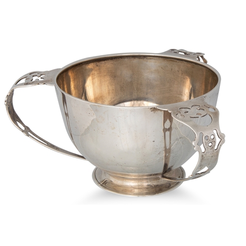 468 - A BELFAST SILVER IRISH THREE HANDLE LOVING CUP, Dublin 1911, Sharman D Neill, 437 g.