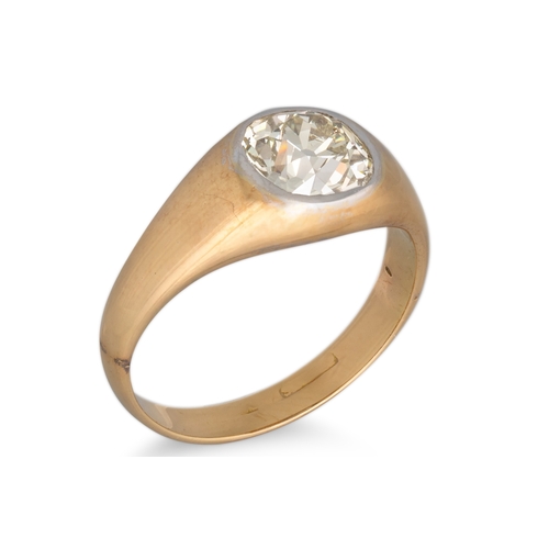 238 - A GENT'S DIAMOND SET SIGNET RING, the old mine cut diamond mounted in gold. Estimated: weight of dia... 