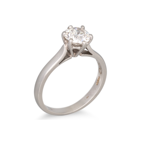 239 - A DIAMOND SOLITAIRE RING, the brilliant cut diamond mounted in platinum. Estimated weight of diamond... 