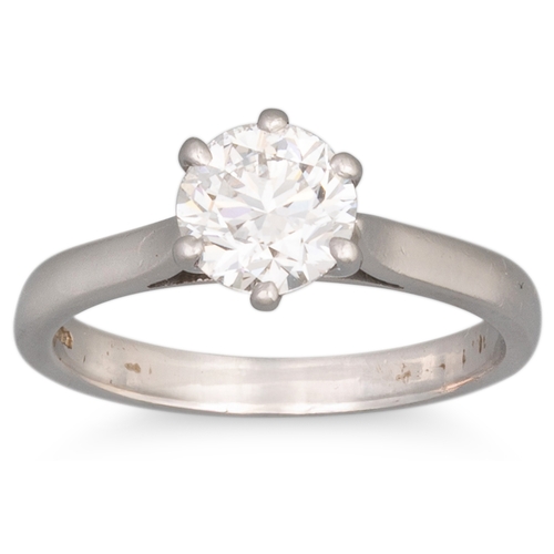 239 - A DIAMOND SOLITAIRE RING, the brilliant cut diamond mounted in platinum. Estimated weight of diamond... 