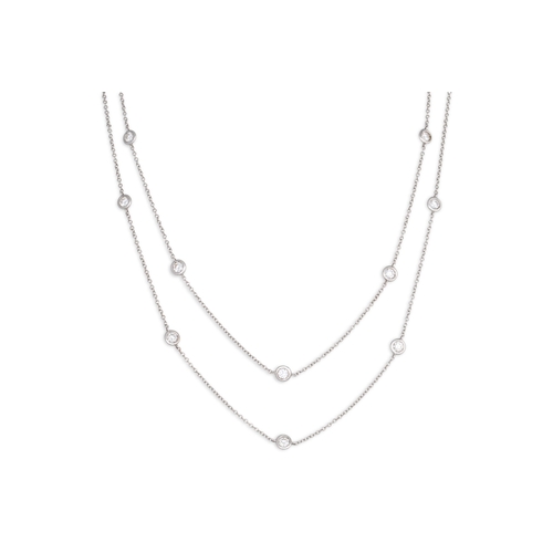 262 - A DIAMOND SET CHAIN, the brilliant cut diamonds collet set and linked by 18ct white gold chain. Esti... 