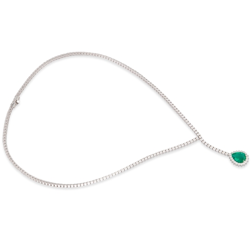 268 - A DIAMOND AND EMERALD NECKLACE, comprising a brilliant cut diamond line to a pear shaped emerald and... 