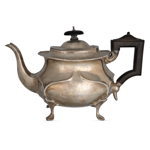 431 - A GEORGE V HEAVY SILVER TEA POT, together with matching silver milk jug, Birmingham 1910, 190 g.