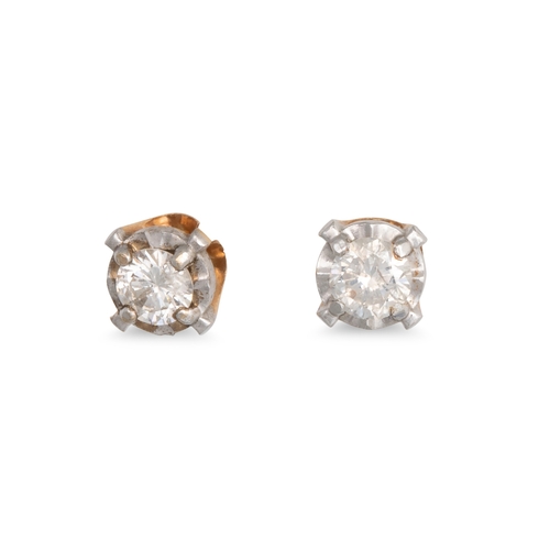 10 - A PAIR OF DIAMOND STUD EARRINGS, mounted in yellow gold