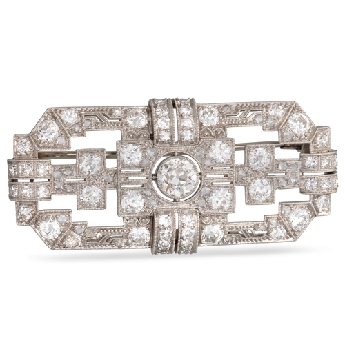 125 - AN ART DECO DIAMOND SET GEOMETRIC PLAQUE BROOCH, the old cut diamonds mounted in platinum. Estimated... 