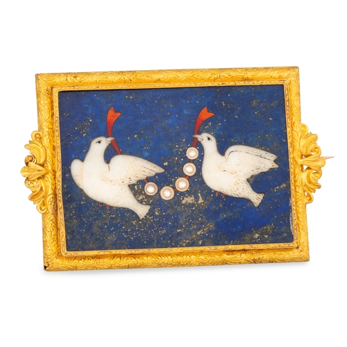 169 - AN ANTIQUE BROOCH, the inlaid lapis lazuli scene of doves to a gold surround