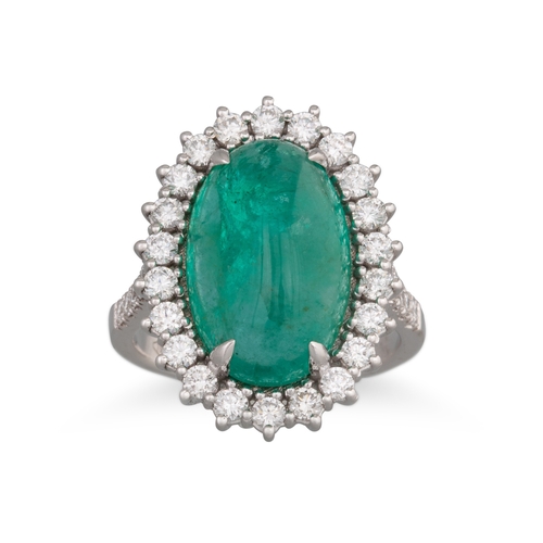 188 - AN EMERALD AND DIAMOND CLUSTER RING, the cabochon emerald to diamond surround and shoulders, mounted... 