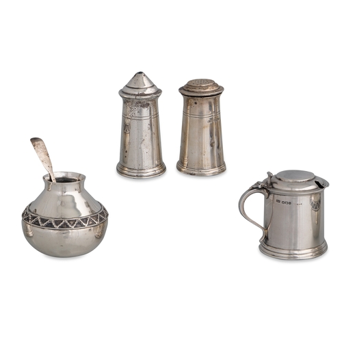 395 - AN INTERESTING AND MISCELLANEOUS COLLECTION OF SILVER HALLMARKED ITEMS, to include a condiment set, ... 