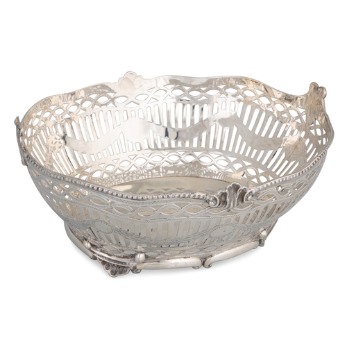 410 - AN EDWARDIAN SILVER OPEN BASKET, Birmingham, 1906, 478 g.