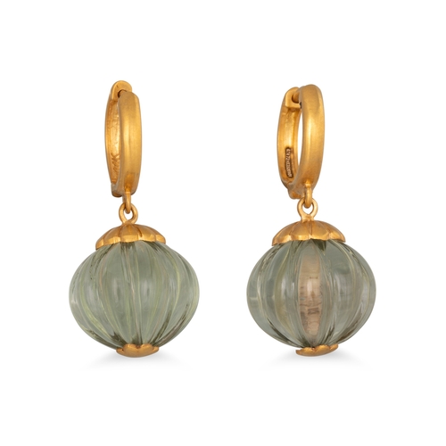 91 - A PAIR OF CARVED GREEN QUARTZ DROP EARRINGS, to 14ct gold mounts