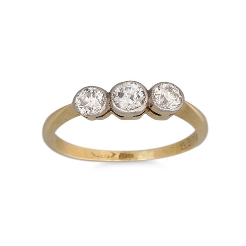 182 - AN ANTIQUE THREE STONE DIAMOND RING, the oval cut diamonds collet set in 18ct yellow gold. Estimated... 