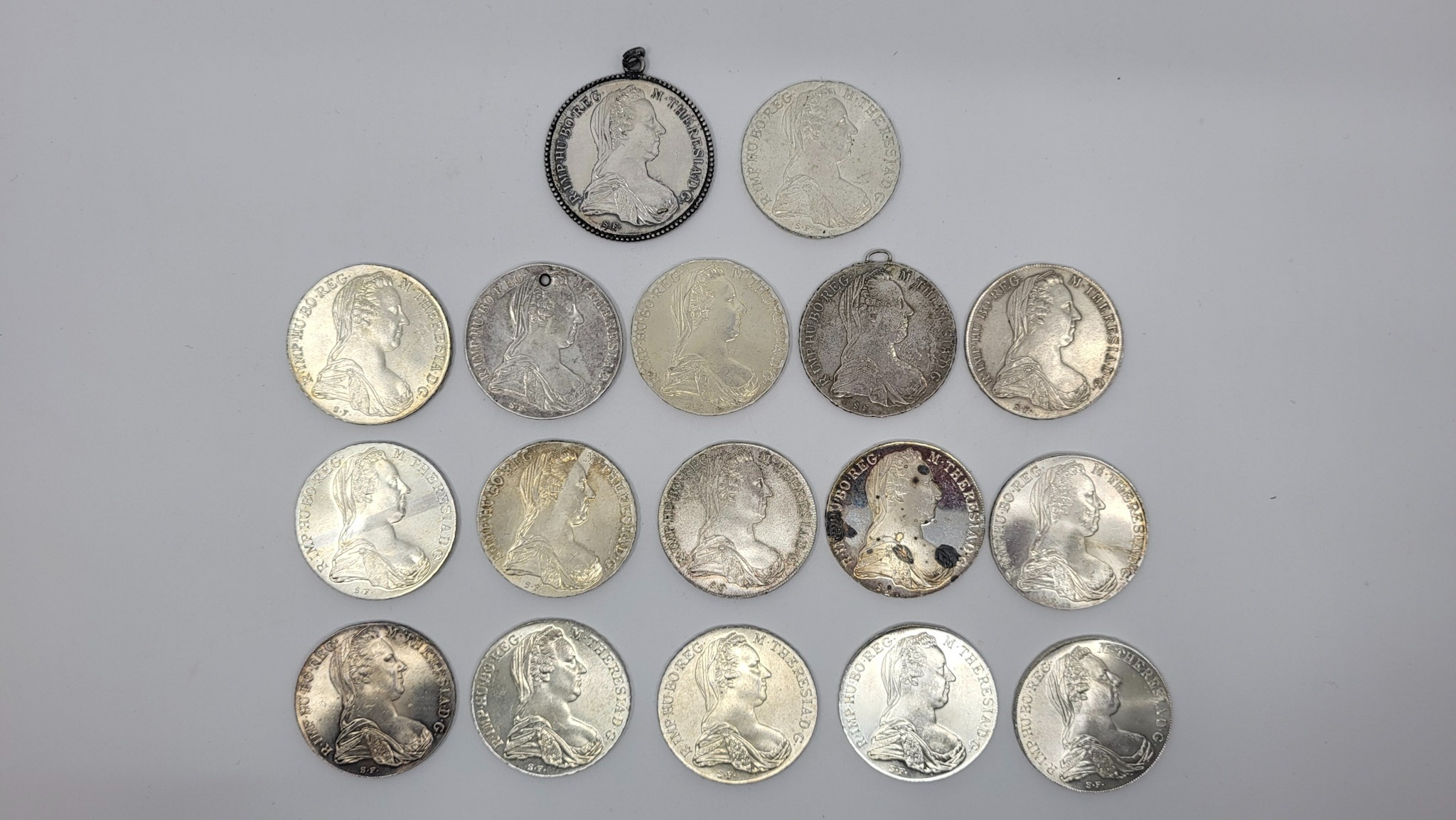 17 X 1790 SILVER THALER AUSTRIAN RESTRIKE COINS, 83.3% silver, 480 g.