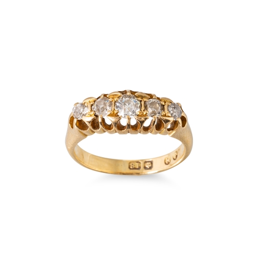 397 - AN ANTIQUE FIVE STONE DIAMOND RING, the old cut diamonds mounted in 18ct yellow gold. Estimated: wei... 