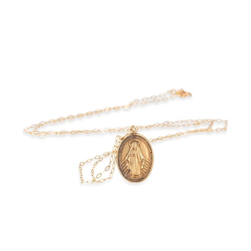 260 - A COLLECTION OF 9CT GOLD JEWELLERY ITEMS, earrings, a chain, etc., 14.7 g.