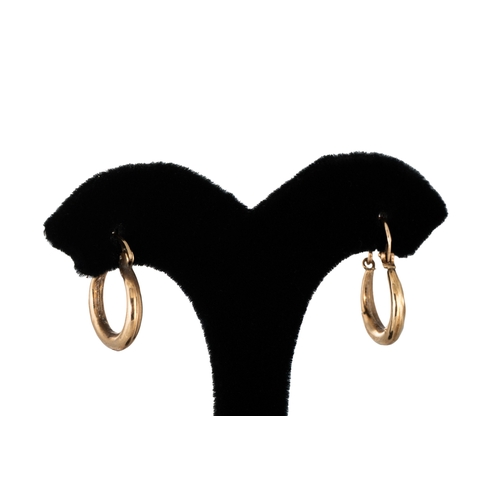 260 - A COLLECTION OF 9CT GOLD JEWELLERY ITEMS, earrings, a chain, etc., 14.7 g.