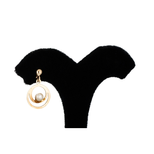 260 - A COLLECTION OF 9CT GOLD JEWELLERY ITEMS, earrings, a chain, etc., 14.7 g.