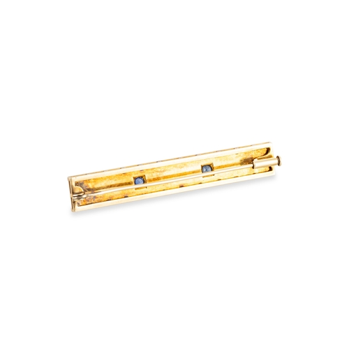 84 - AN ARTS AND CRAFTS HALF PEARL AND SAPPHIRE BAR BROOCH, 14ct yellow gold mounted, in fitted case