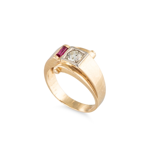 85 - A MID 20TH CENTURY DIAMOND AND STONE SET RETRO RING, mounted in yellow metal. XRF tests shows approx... 