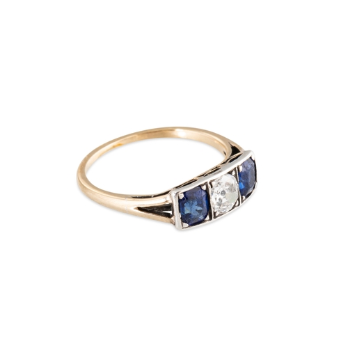 96 - AN ANTIQUE SAPPHIRE AND DIAMOND THREE-STONE RING, set with an old cut diamond and cushion cut sapphi... 