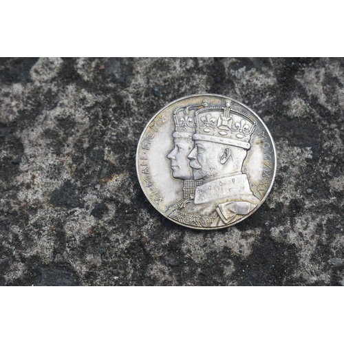 49 - Edwardian Silver Jubilee Coin