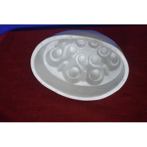 11 - VICT JELLY MOULD