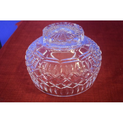 211 - TYRONE CRYSTAL FRUIT BOWLS