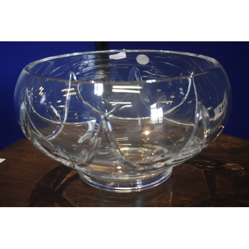 251 - CRYSTAL FRUIT BOWL