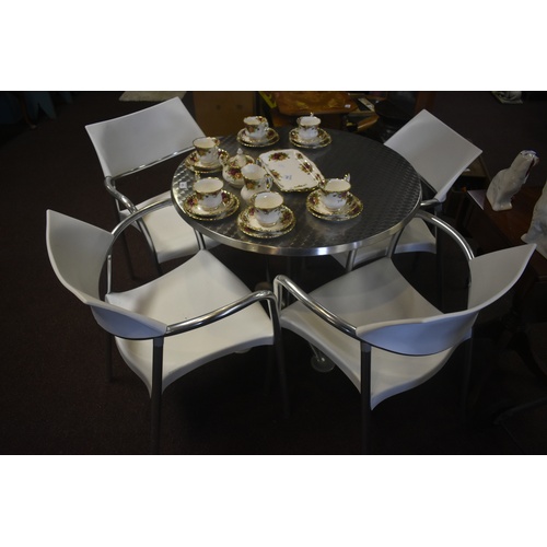 215 - PATIO TABLE & 4 CHAIRS