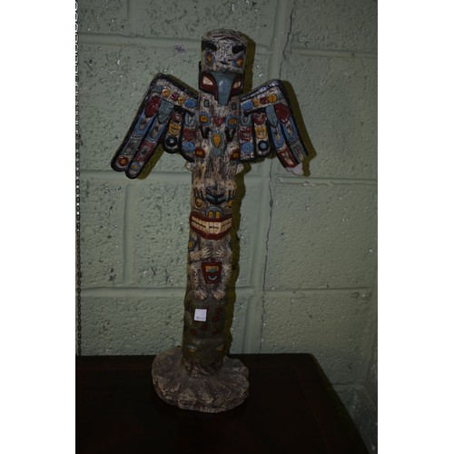 78 - NATIVE AMERICAN TOTEM POLE STATUE