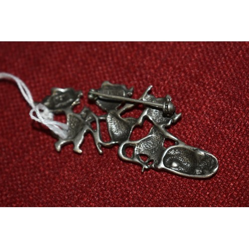 98 - SILVER 3 BLIND MICE BROOCH