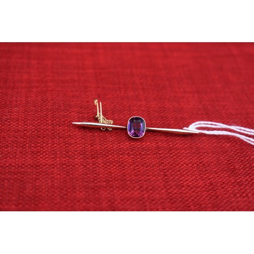 137 - 9CT GOLD AMETHYST SET BROOCH