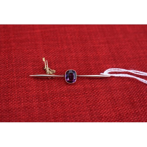 137 - 9CT GOLD AMETHYST SET BROOCH