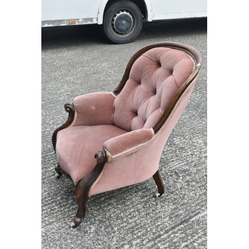 194 - VICTORIAN BUTTONBACK CAB LEG ARMCHAIR