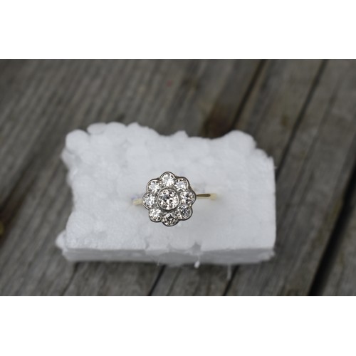 134A - 18CT GOLD 1 CT DIAMOND CLUSTER RING