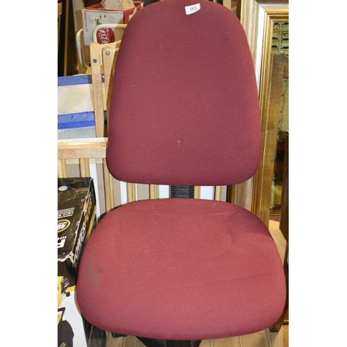 383 - RED OFFICE CHAIR