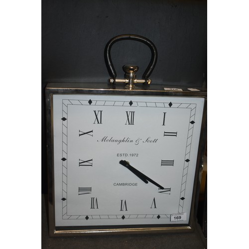 376 - MODERN WALL CLOCK