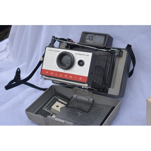 38 - POLAROID CAMERA GOLD CLIP 193 + POLAROID FLASH