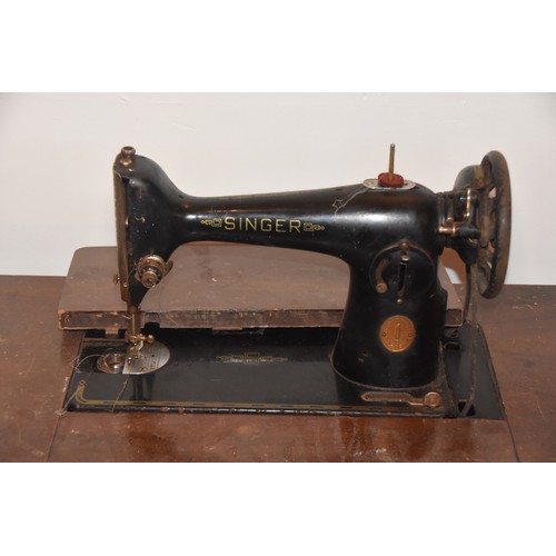 22 - SINGER SEWING TABLE/MACHINE