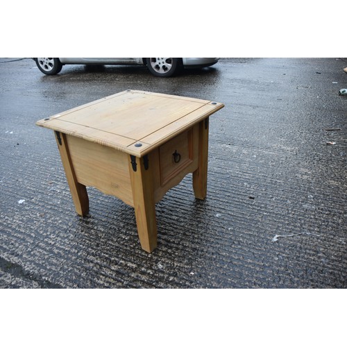 42 - PINE 1 DRAWER LAMP TABLE