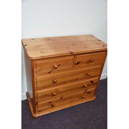 79 - PINE CHEST OF DRAWERS IN GOOD CONDITION