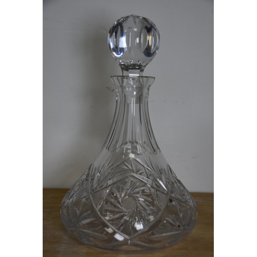 86 - CRYSTAL SHIPS DECANTER