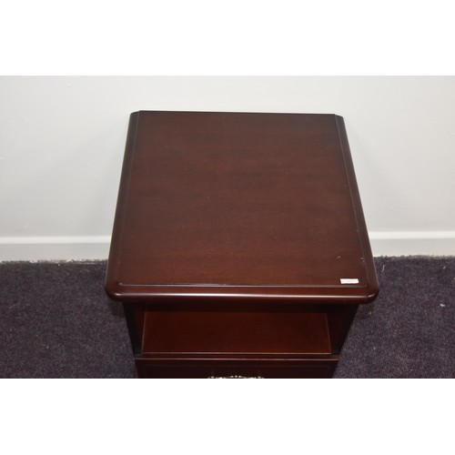 121 - MAHOGANY SINGLE DRAWERED BEDSIDE