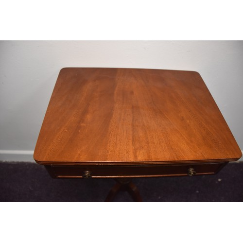 138 - MAHOGANY SINGLE DRAWERED PEDESTAL TABLE IN VERY GOOD CONDITION