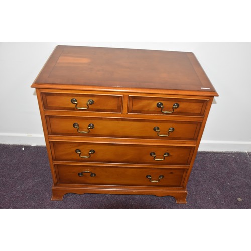 143 - MAHOGANY 2/3 DRAWERED CHEST ON BRACKET FOOT IN GEORGIAN STYLE