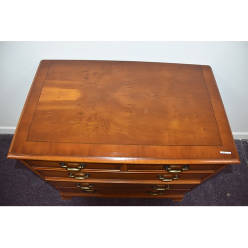 143 - MAHOGANY 2/3 DRAWERED CHEST ON BRACKET FOOT IN GEORGIAN STYLE