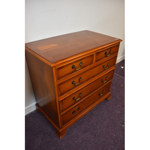 143 - MAHOGANY 2/3 DRAWERED CHEST ON BRACKET FOOT IN GEORGIAN STYLE