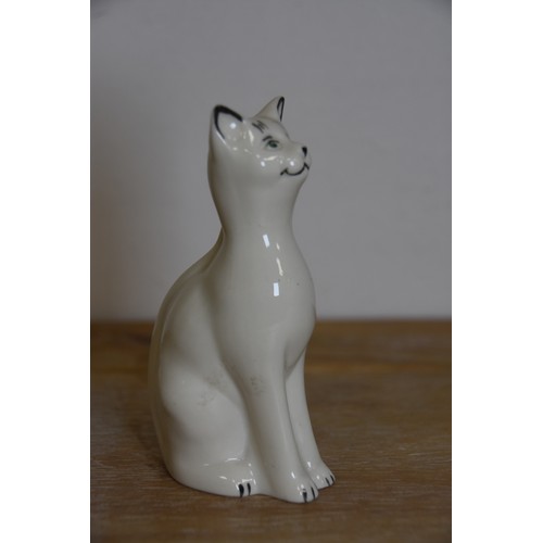 171 - BELLEEK CAT