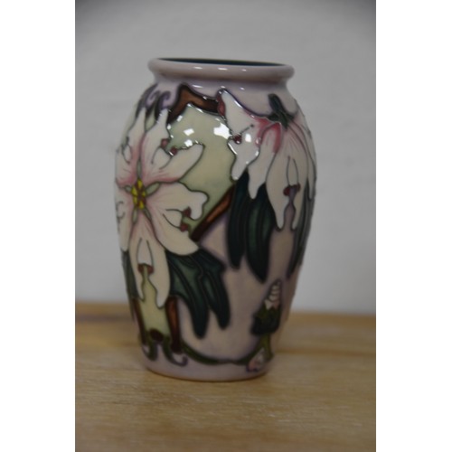 199 - MOORCROFT VASE approx 4 1/4 inches tall by 2 1/2 wide